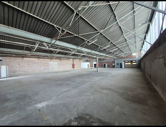 1,027M² WAREHOUSE TO LET IN BENROSE